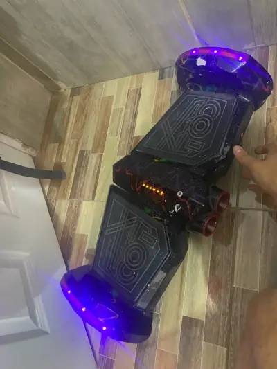Hoverboard con luces LED y vapor - miniatura 1
