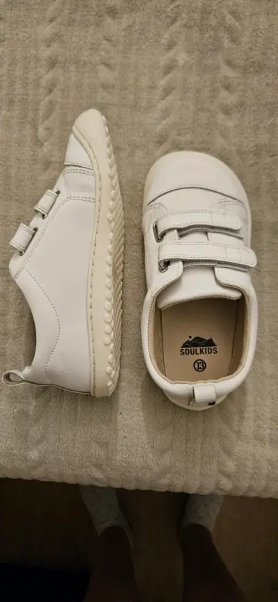 Zapatillas blancas para niños - miniatura 1