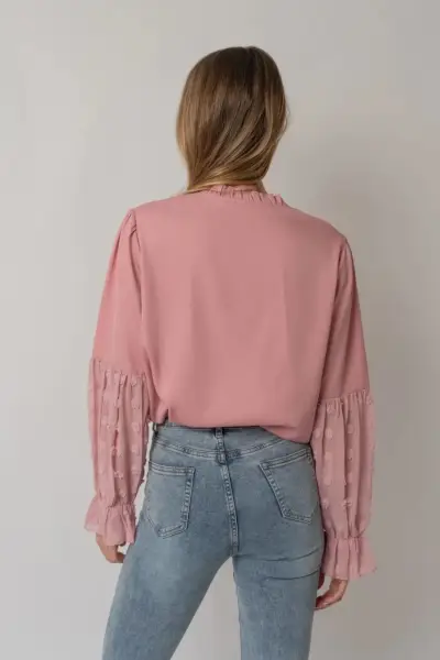 Blusa rosada con lazo - miniatura 2