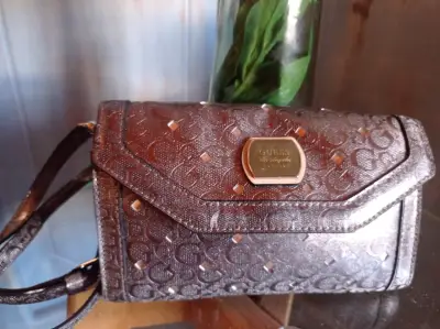 Cartera Guess plateada elegante - miniatura 3