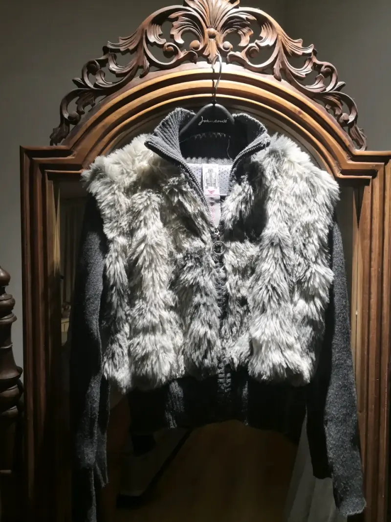 Chaleco Kosiuko gris peludo