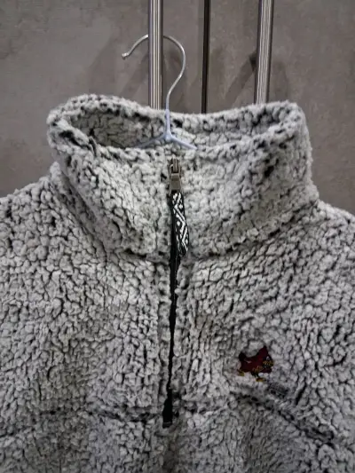 Polerón peludo gris con cierre - miniatura 3