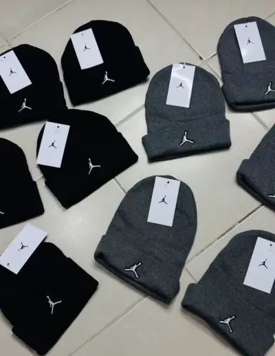 🧶Gorros y Calcetas🧦 - miniatura 1