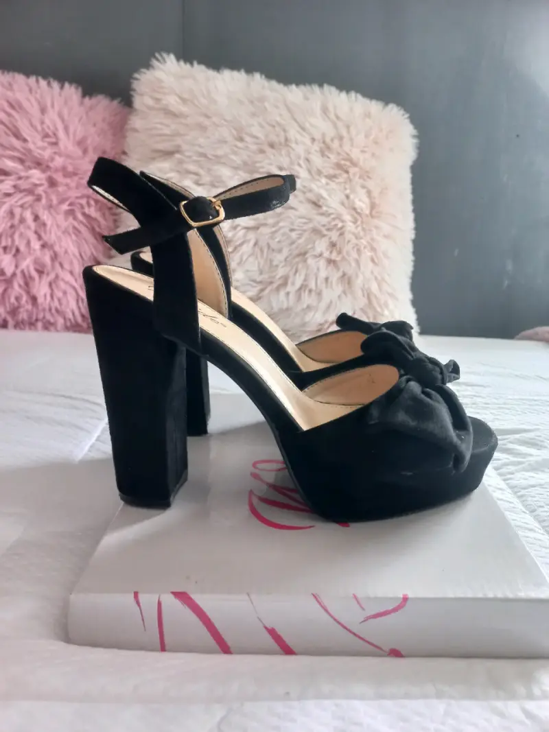 Tacones negros con lazo talla 37 - 2