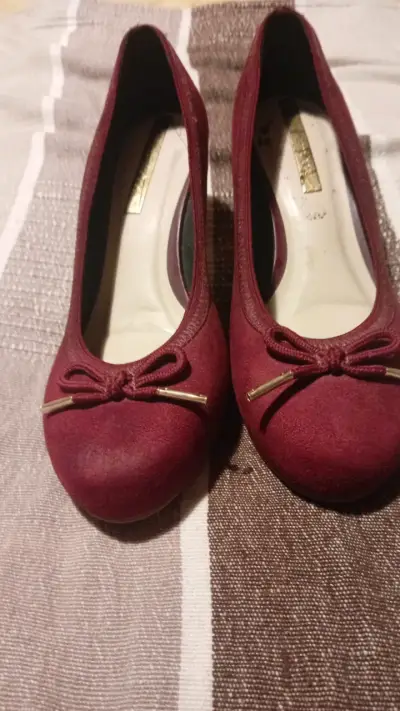 Tacones plateados elegantes - miniatura 3