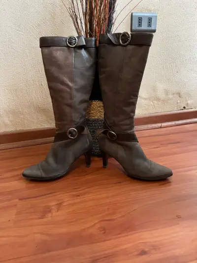 Botas largas marrones con taco - miniatura 5