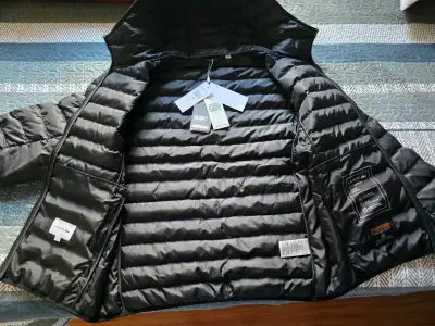 Chaqueta negra c/ capucha LAC0ST3 ORIGINAL - miniatura 2