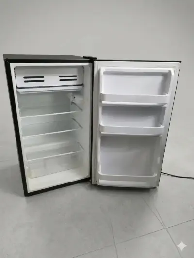 Mini refrigerador usado - miniatura 1