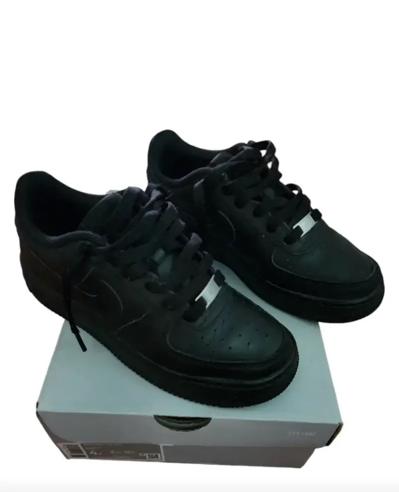 Zapatillas negras urbanas - 1