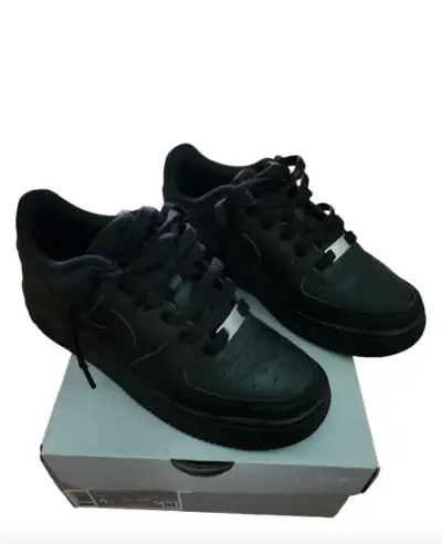 Zapatillas negras urbanas - miniatura 1