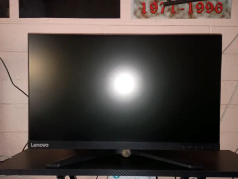 Monitor Lenovo de 27 pulgadas - 5