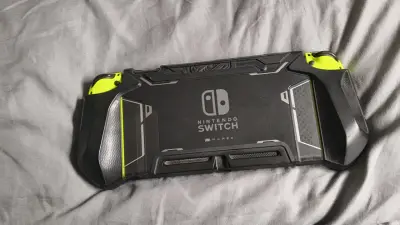 VENDO nintendo Swich casi nueva COMBERZABLE - miniatura 3