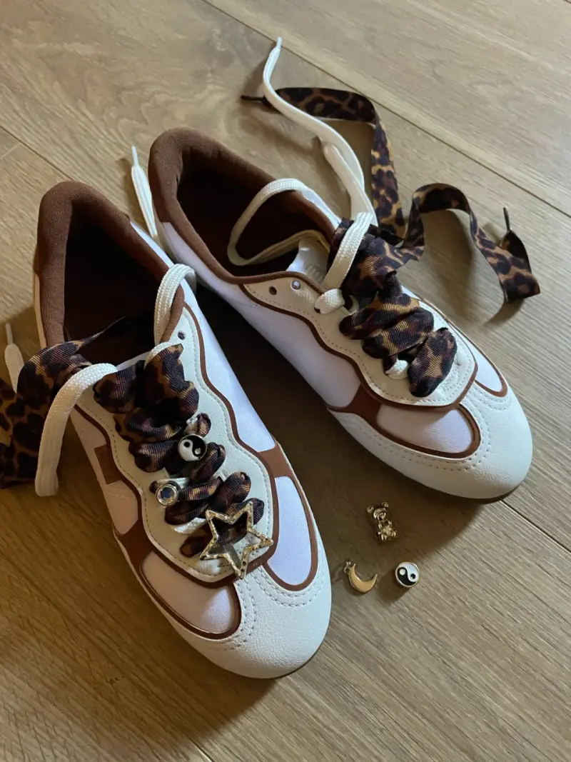 Zapatillas ANACAPRI blancas con accesorios - 1