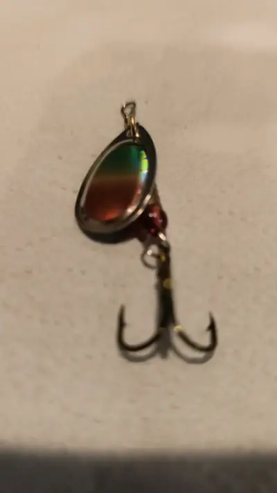 Estuche con 16 cucharillas de pesca de truchas - miniatura 4
