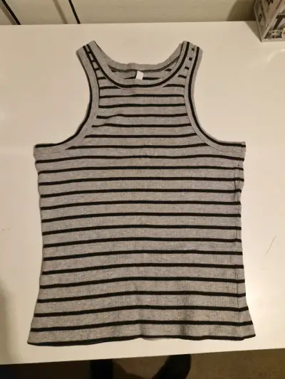 Poleras talla M (Lote completo, son 6) - miniatura 5