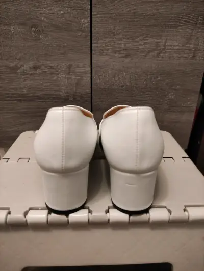 Zapatos mocasines blancos con taco - miniatura 3