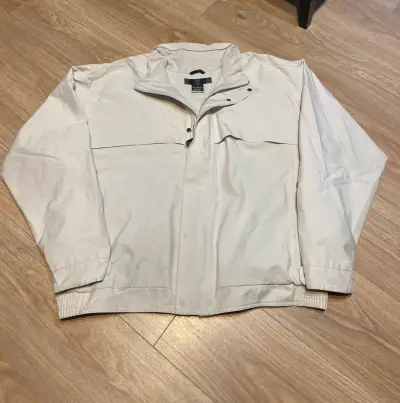 Chaqueta cortavientos blanca - miniatura 1