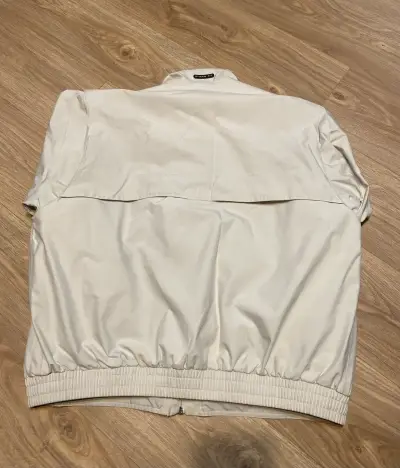 Chaqueta cortavientos blanca - miniatura 3