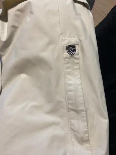 Chaqueta cortavientos blanca - miniatura 6
