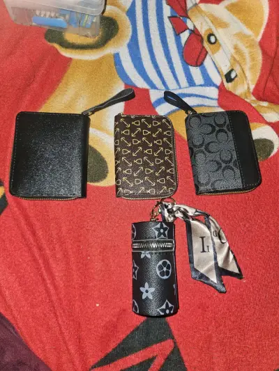 Set de carteras y porta cigarrillos - miniatura 1
