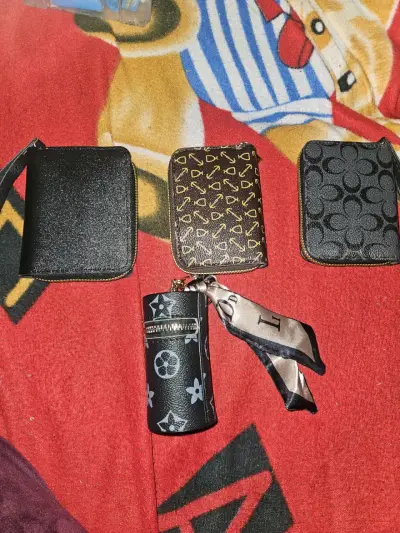 Set de carteras y porta cigarrillos - miniatura 2