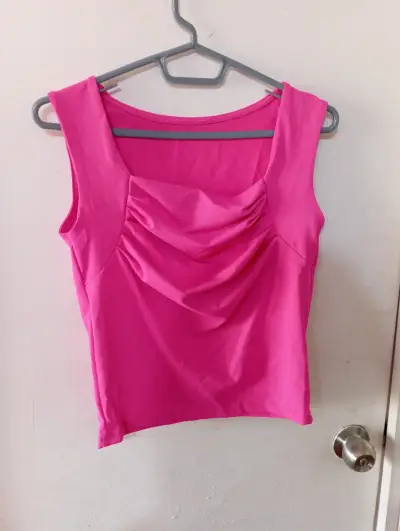 Top sin mangas fucsia - miniatura 1
