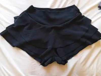 Falda pantalón negra - miniatura 1