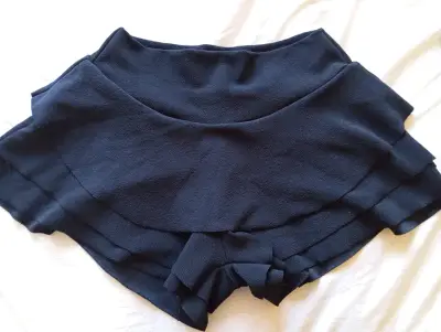 Falda pantalón negra - miniatura 2