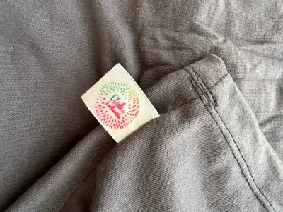 Portabebé de tela ajustable - miniatura 2