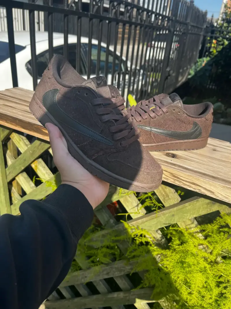 Jordan 1 Travis scott “Velvet Brown” - 1