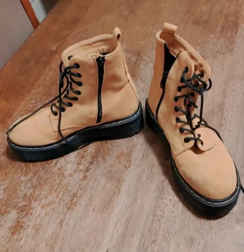 Botas beige con cordones - 2