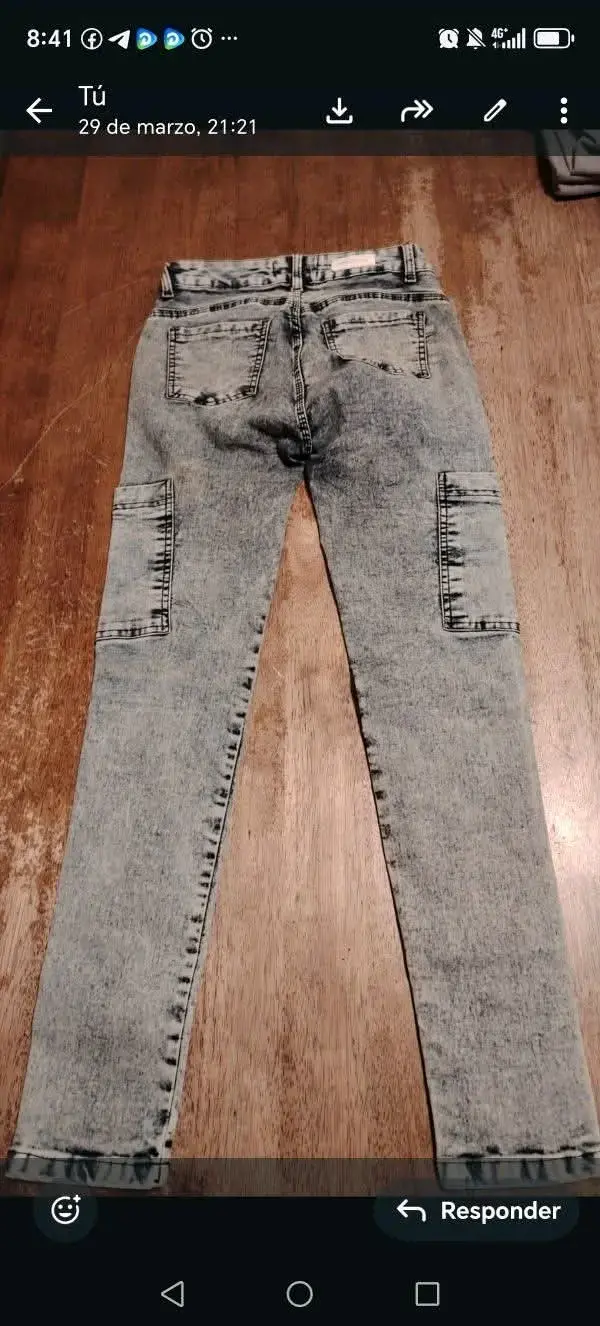 Jeans azul cielo con botones - 6