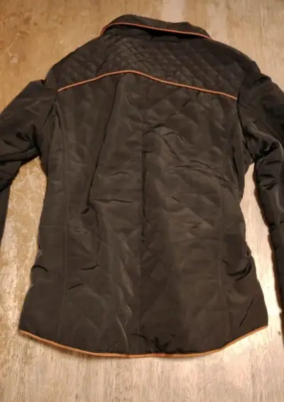 Chaqueta acolchada negra con cremalleras - miniatura 2