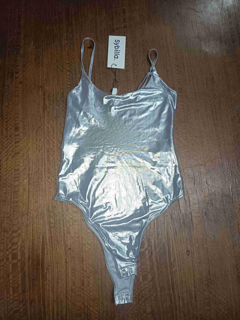 Body brillante plateado Sybilla