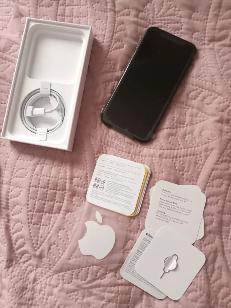 iPhone 11 negro en buen estado - 5
