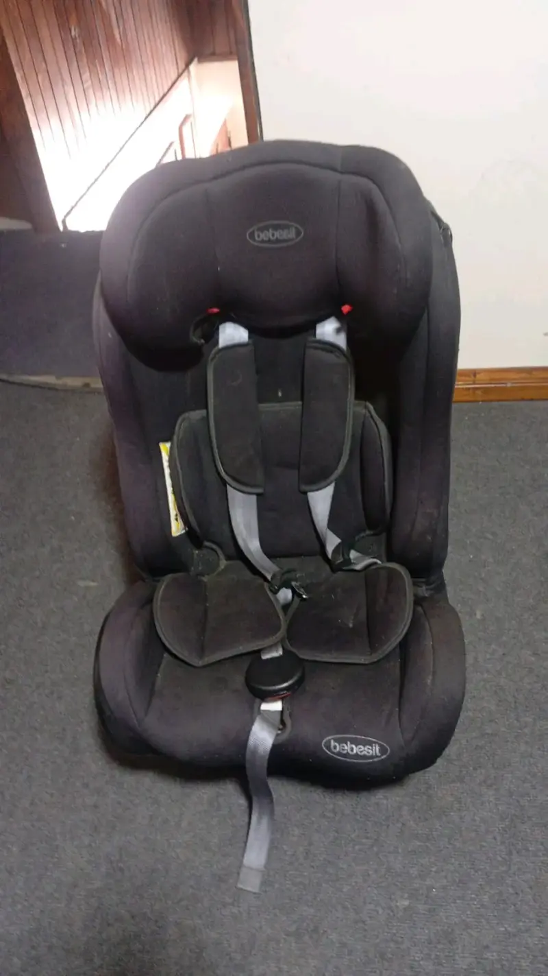 Silla de auto Bebesit negra - 2