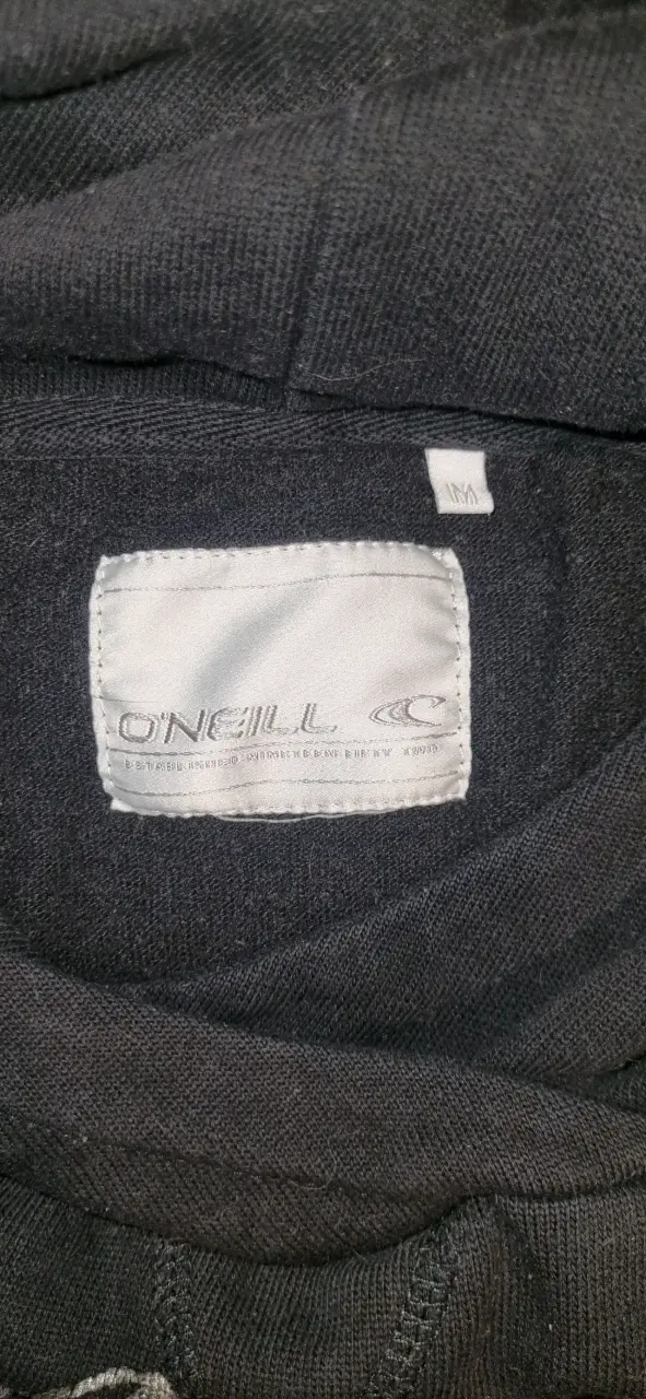 Polerón negro de mujer con capucha estampado - 2