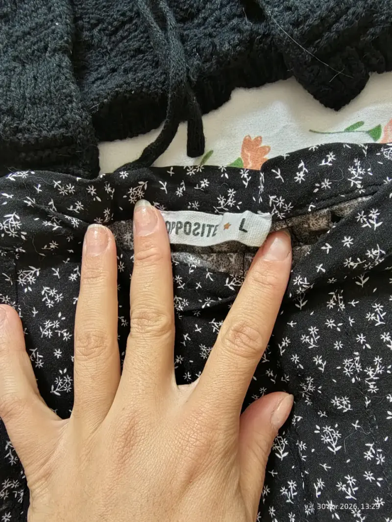 Conjunto blusa y falda negra - 2
