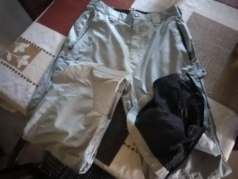 Pantalones outdoor grises - 3