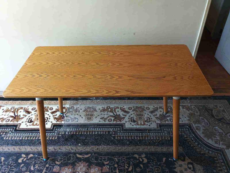 Mesa de madera rectangular - 1