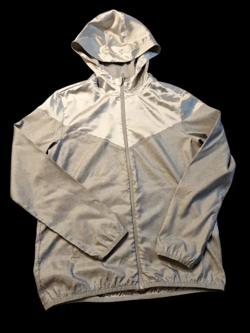 Cortaviento deportivo plateada con capucha - 1
