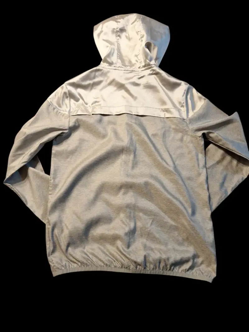 Cortaviento deportivo plateada con capucha - 2