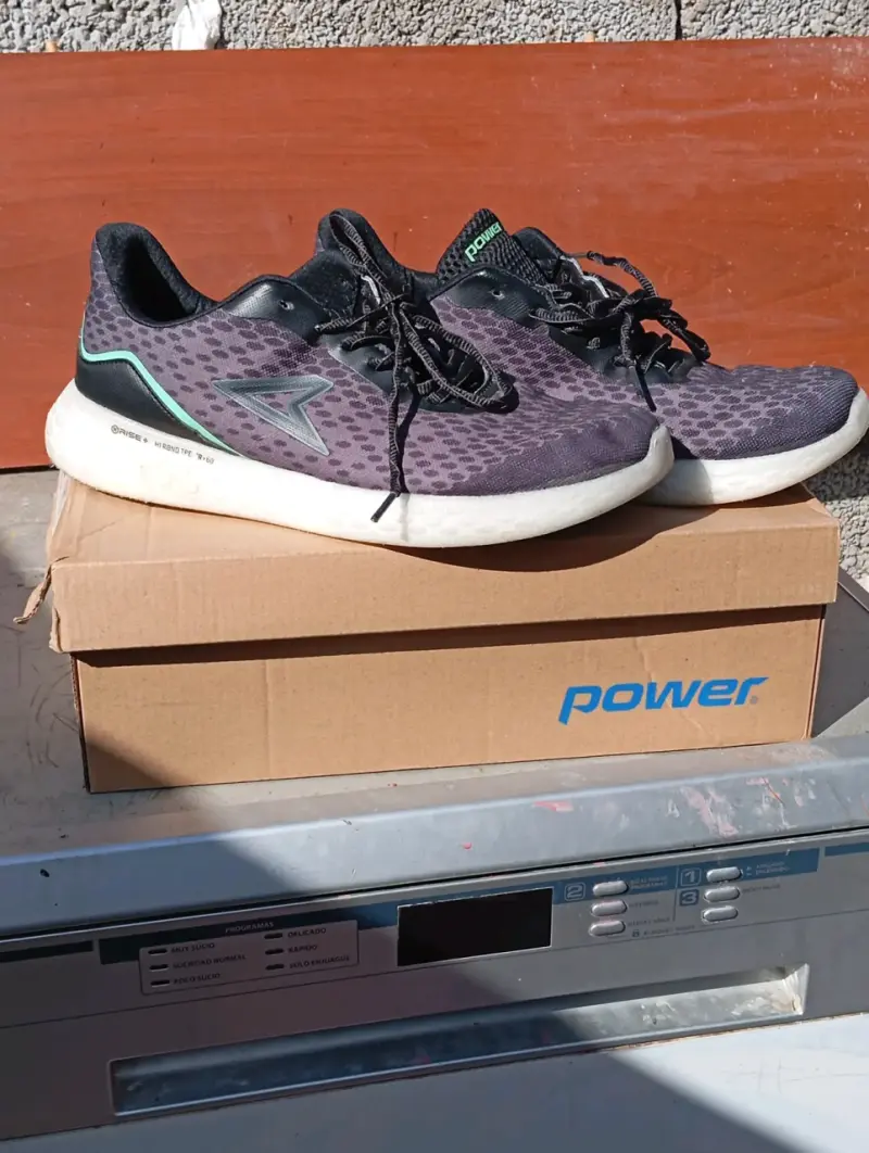 Zapatillas deportivas , tallas 44 la Puma es 43 - 2