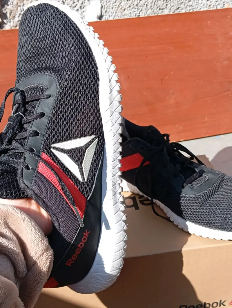 Zapatillas deportivas , tallas 44 la Puma es 43 - 4