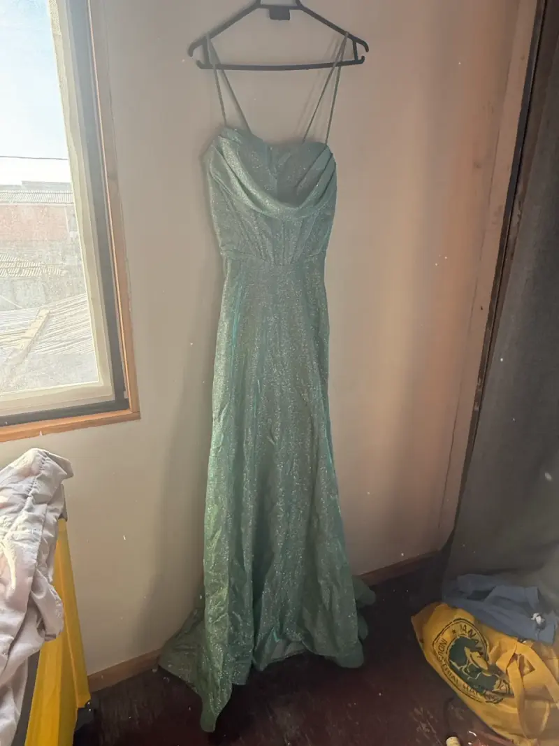Vestido de gala verde brillante - 5