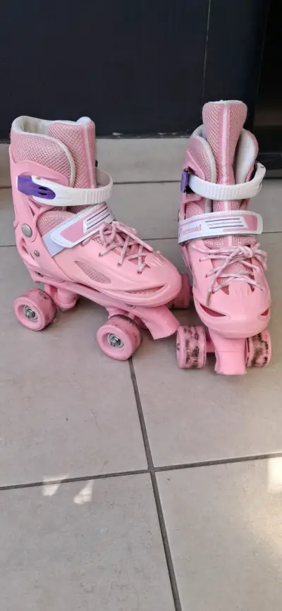 Patines rosados para niñas/os. Talla S (29-32) - miniatura 1
