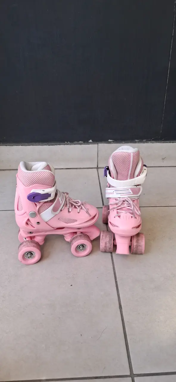 Patines rosados 4 ruedas.Talla XS (27_28) - 1