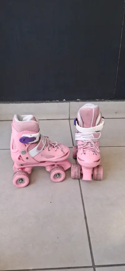 Patines rosados 4 ruedas.Talla XS (27_28) - miniatura 1