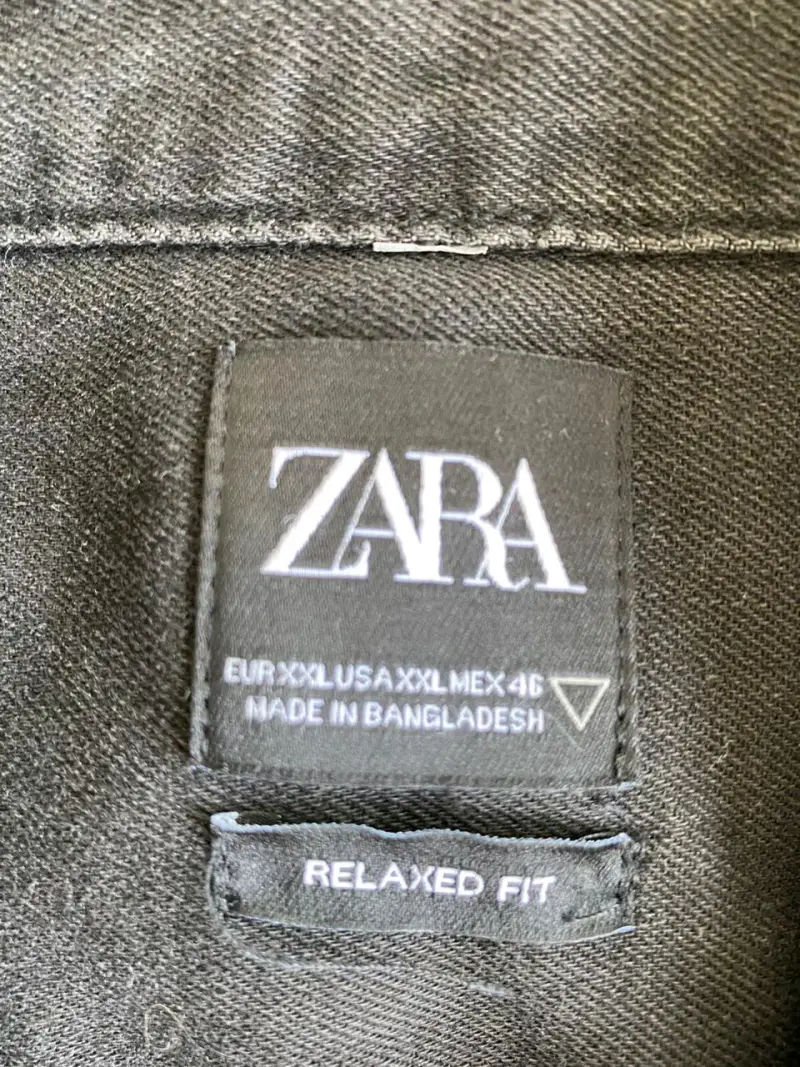 Pantalón cargo negro y beige hombre y camisa jeans - 6