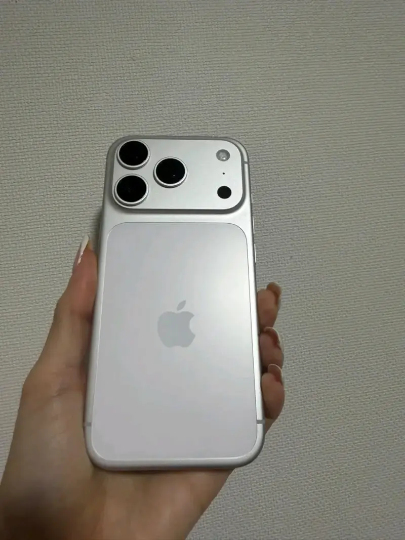 iPhone 17 pro - 2